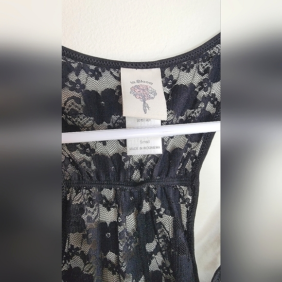 In Bloom Floral Lace See Through Ruffle Bottom Lingerie Nightie, Size Small - Picture 2 of 3